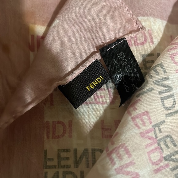 FENDI. Square scarf - Picture 4 of 7